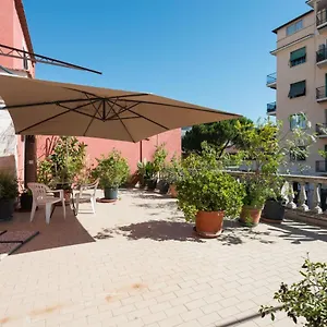 Cornelia Penthouse Bed & Breakfast